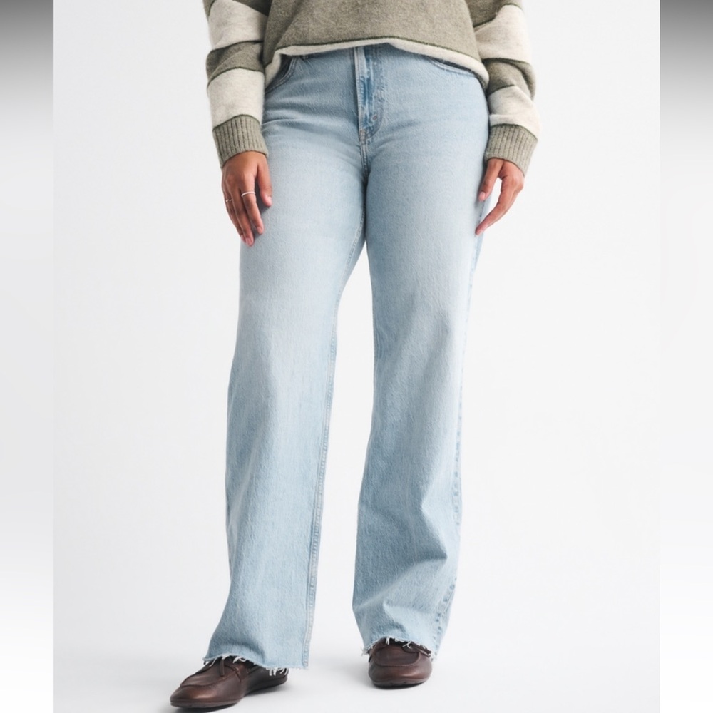 Curve Love High Rise 90s Relaxed Raw Hem Jean